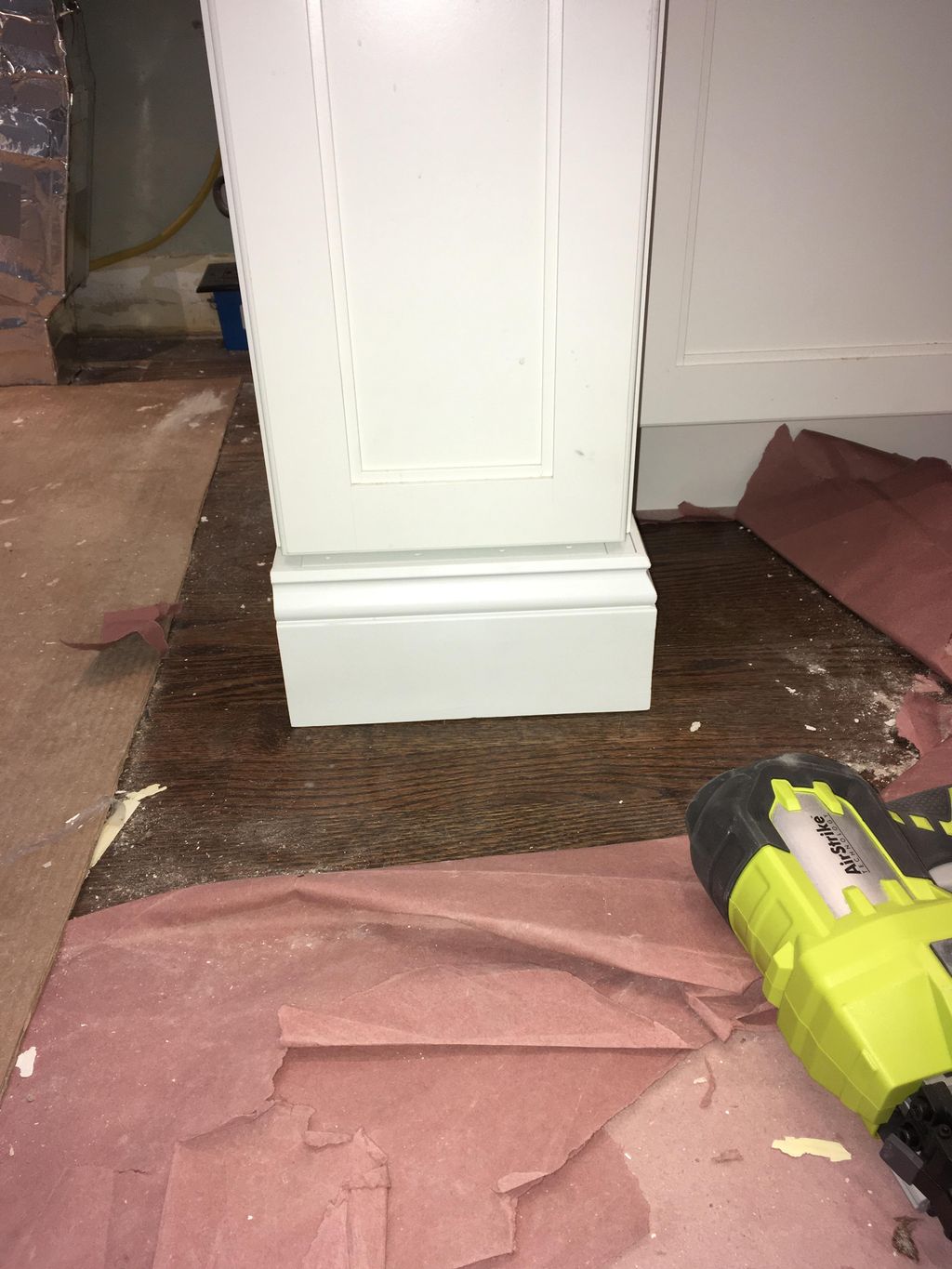 Crown Moulding and baseboard