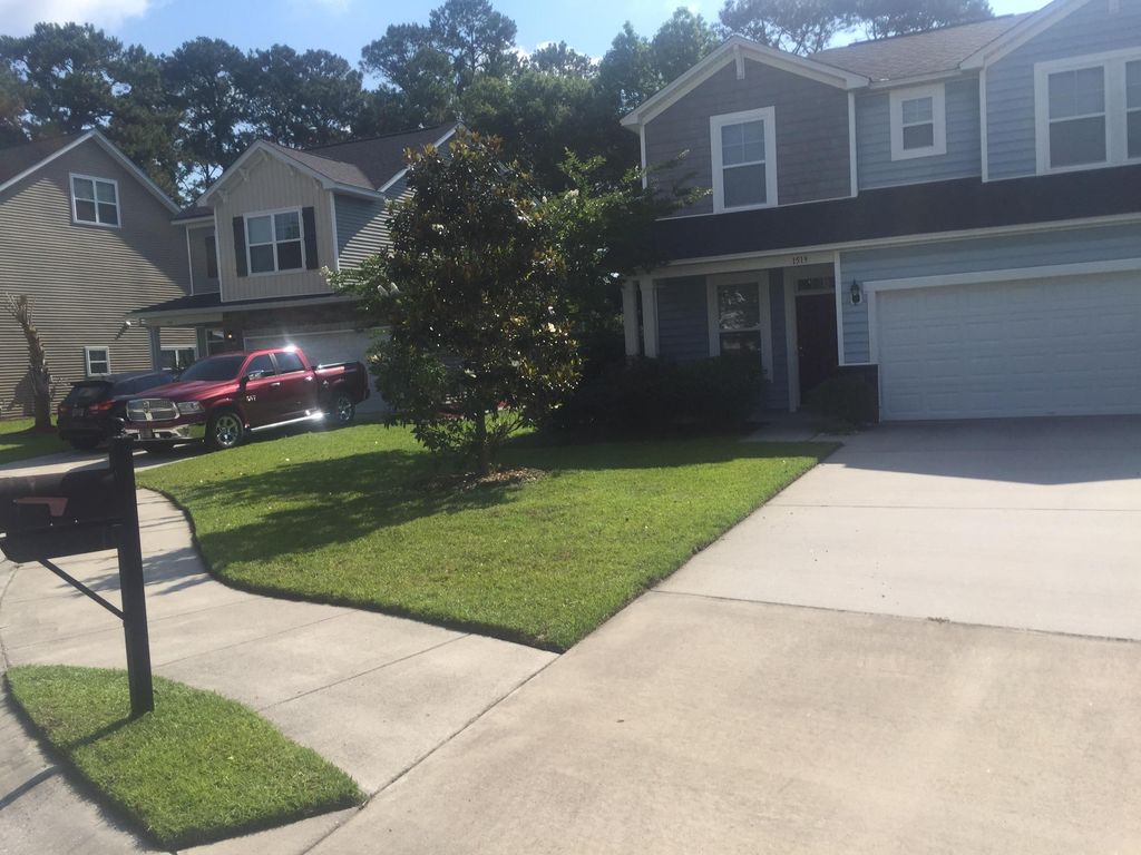 Johns island residential lawn maintenance 