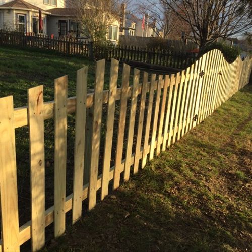 4 foot tall arched picket fence