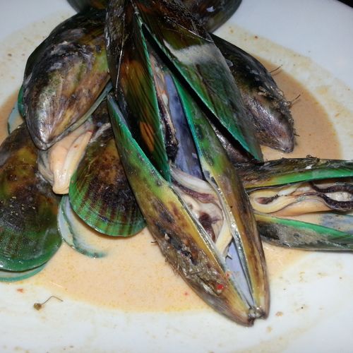 Green Mussels  with chilli,garlic and coconut.