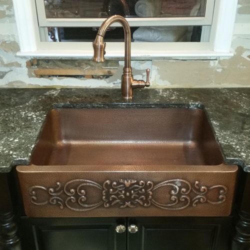 Copper farm sink with disposal and Hansgrohe Pullo