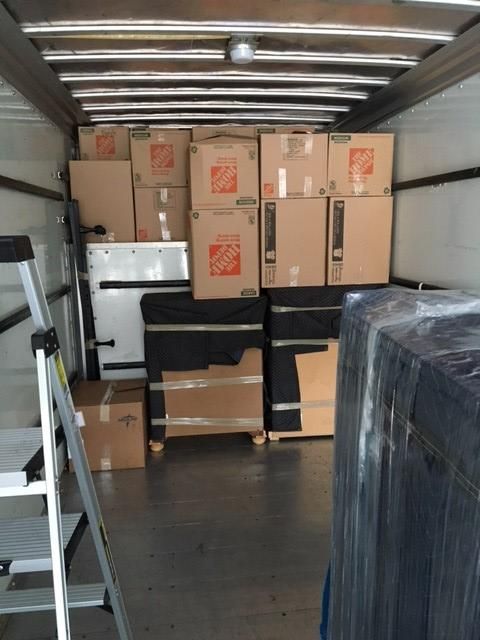 We place fragile boxes on top to avoid damages.