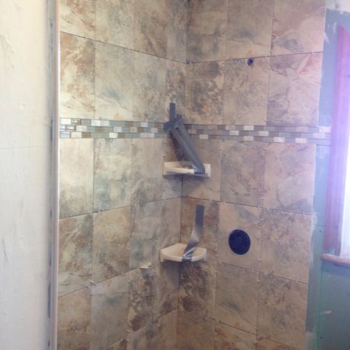 Shower tiled