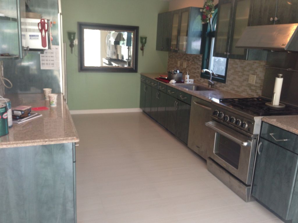 Porcelain Floor and Backsplash