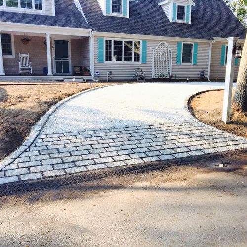 Cobble stone Apron and edging
Stone Driveway