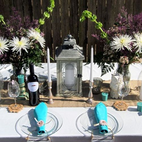 An eclectic and funky tablescape design by Uniquel