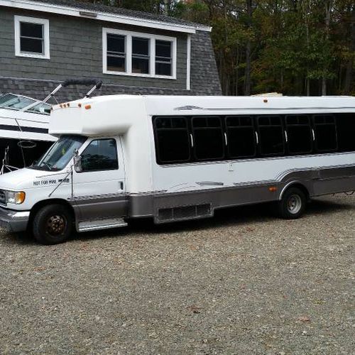 Ford Limo Bus that seats 20 passengers