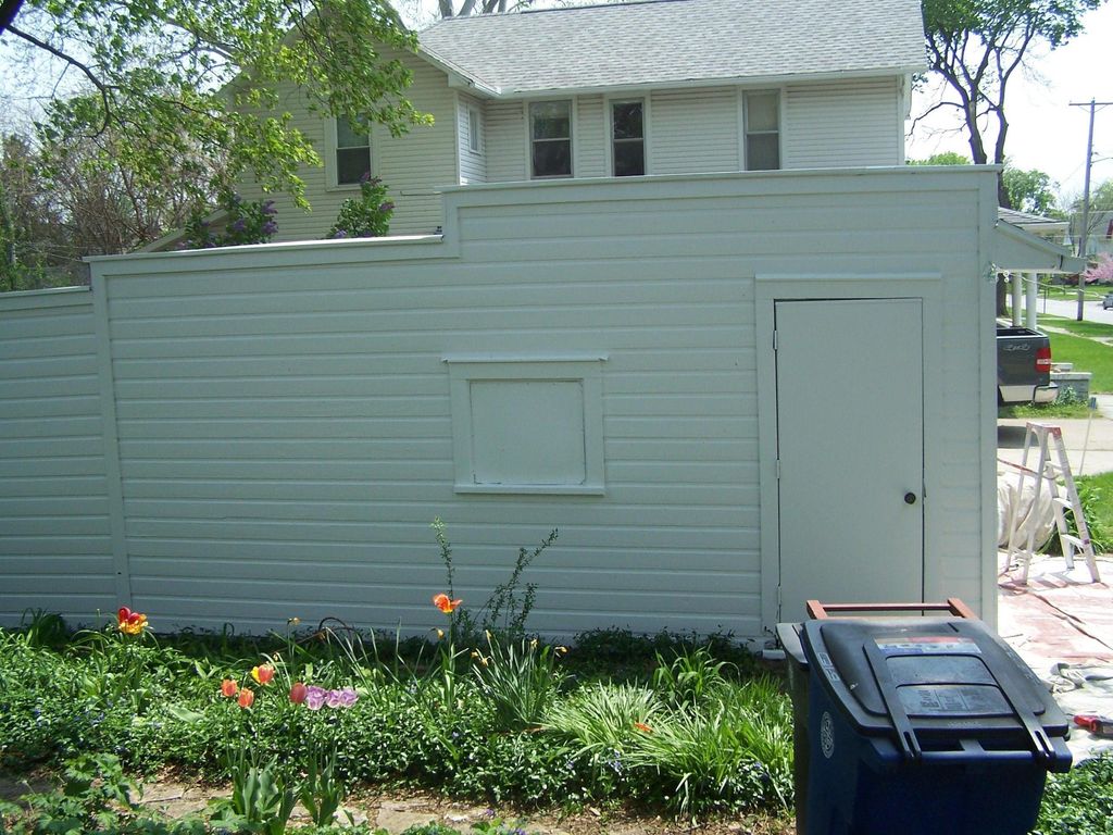 Garage after Champ painting