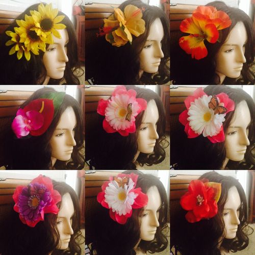 example of hair flowers made by Bijou Vixens.