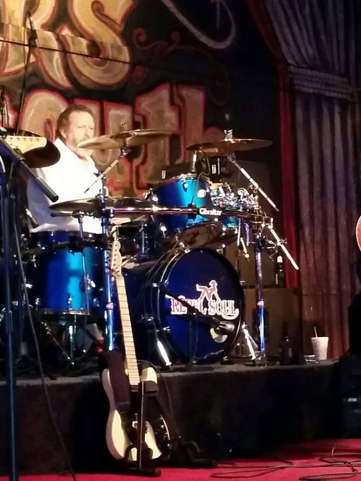 Robin Kelly Tampa Fl
Drums Percussion Vocals