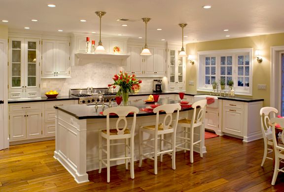 Classic Traditional White Beaded-Inset Kitchen