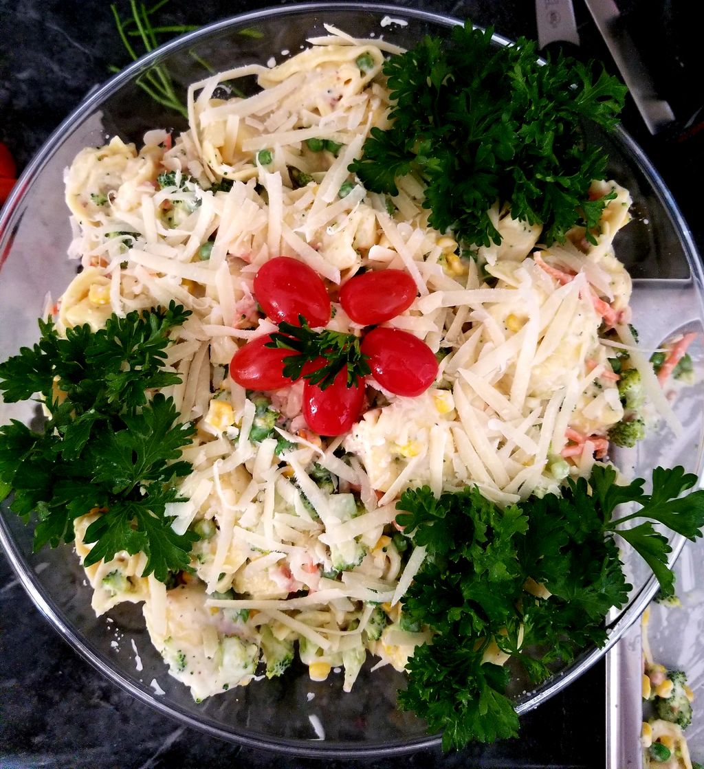 cheese tortellini salad 