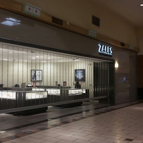 Zales at La Plaza Mall. Porcelain Tile.
