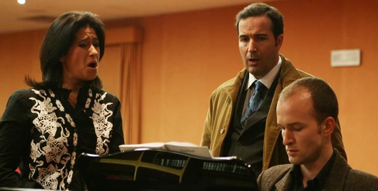 Rehearsing with professional Singer