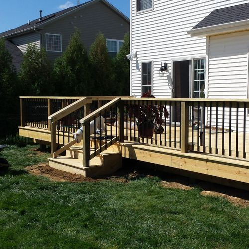 Wood deck with aluminum spindles