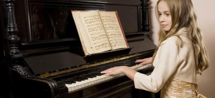 Piano Lessons in Your Home or Online
