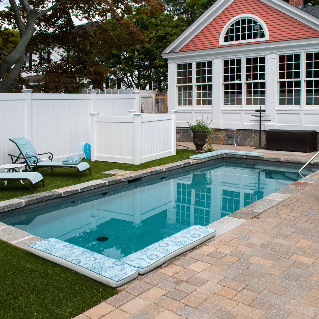 Rizzo Pools LLC