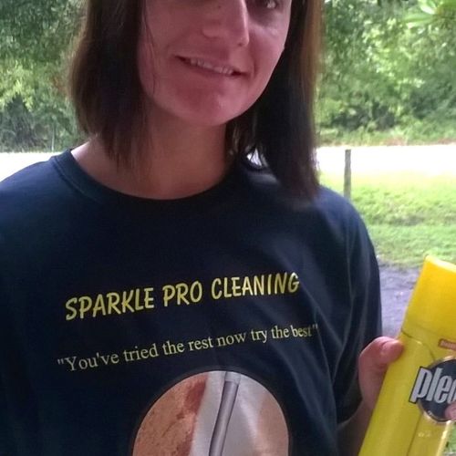 Hi I'm Melanie owner of Sparkle Pro Cleaning