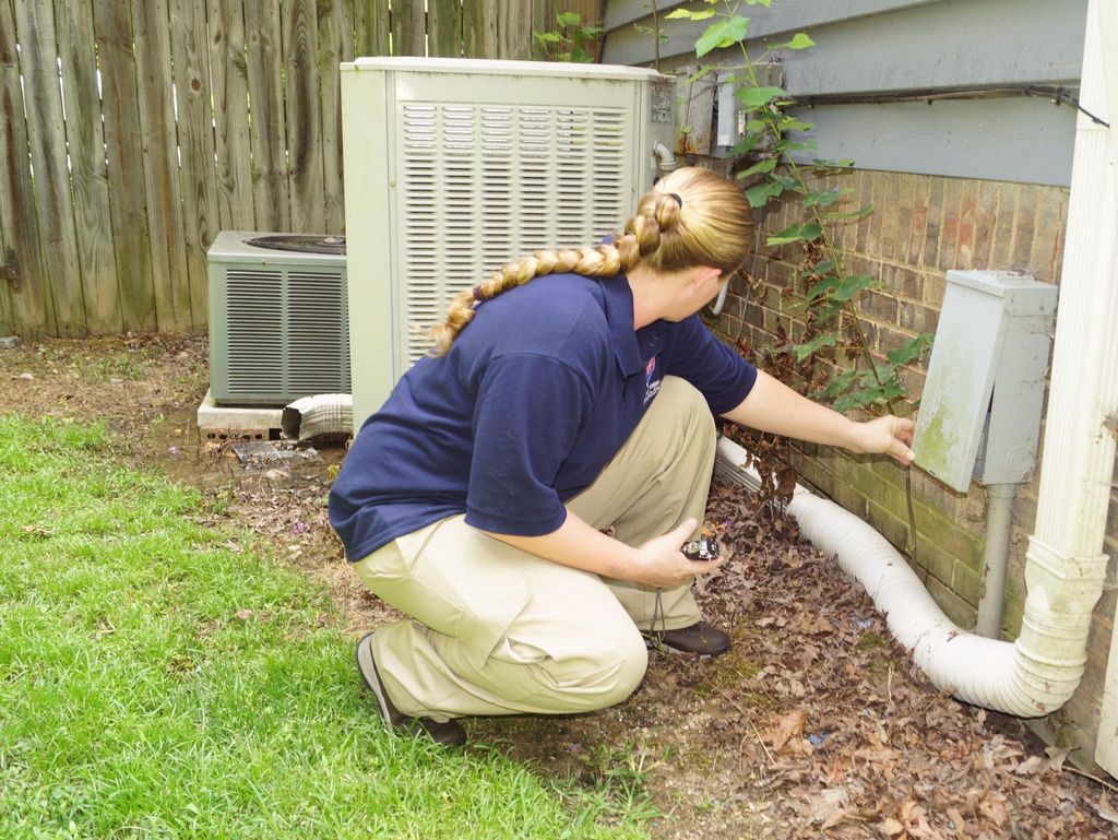 Spa electrical cover not secure allowing rodent an