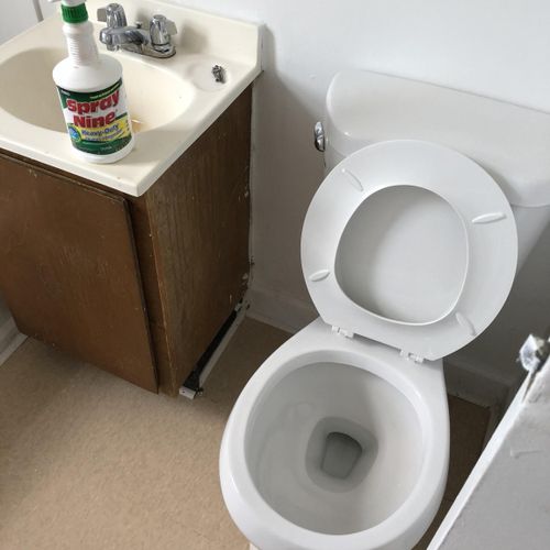 New toilet installation w/ supply line 