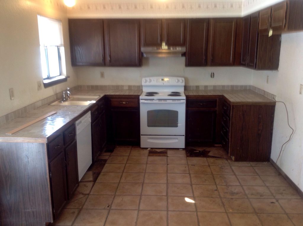 Kitchen before remodel