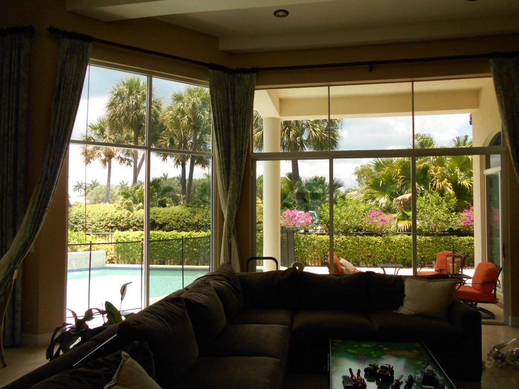 Southern Glass Protection
888_FLA-TINT (352-8468)