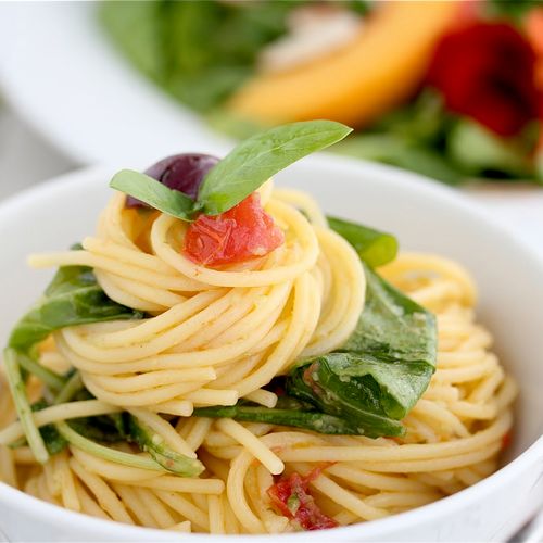gluten-free pasta w/ fresh heirloom tomatoes, fres