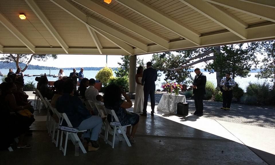 An outdoor wedding I coordinated in May 2016.