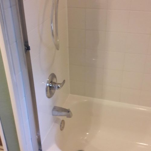 Bathtub and plumbing install