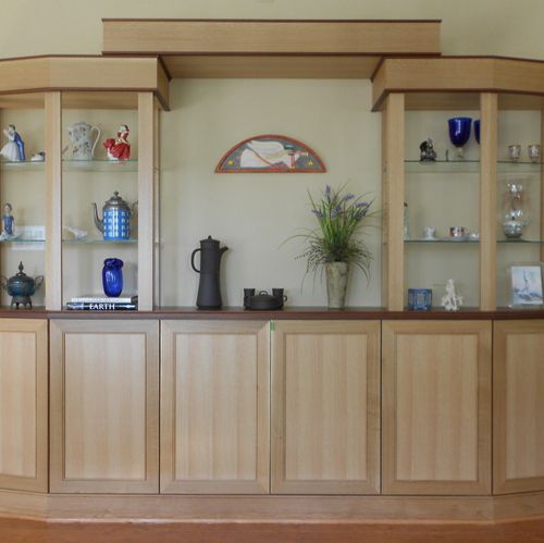 Display cabinet with storage behind touch latch do