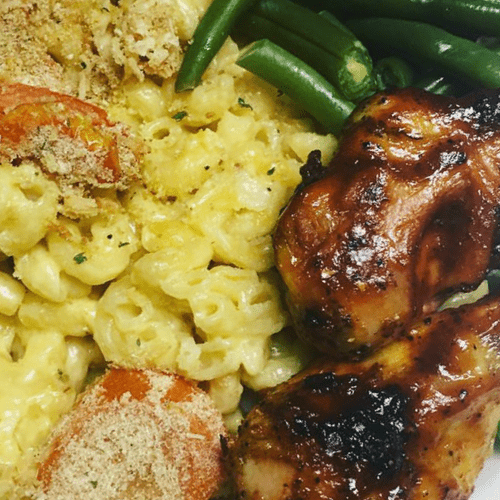 Macaroni & Cheese w tomato - Sticky chicken and gr