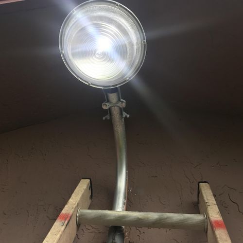 Outdoor lights replacement 