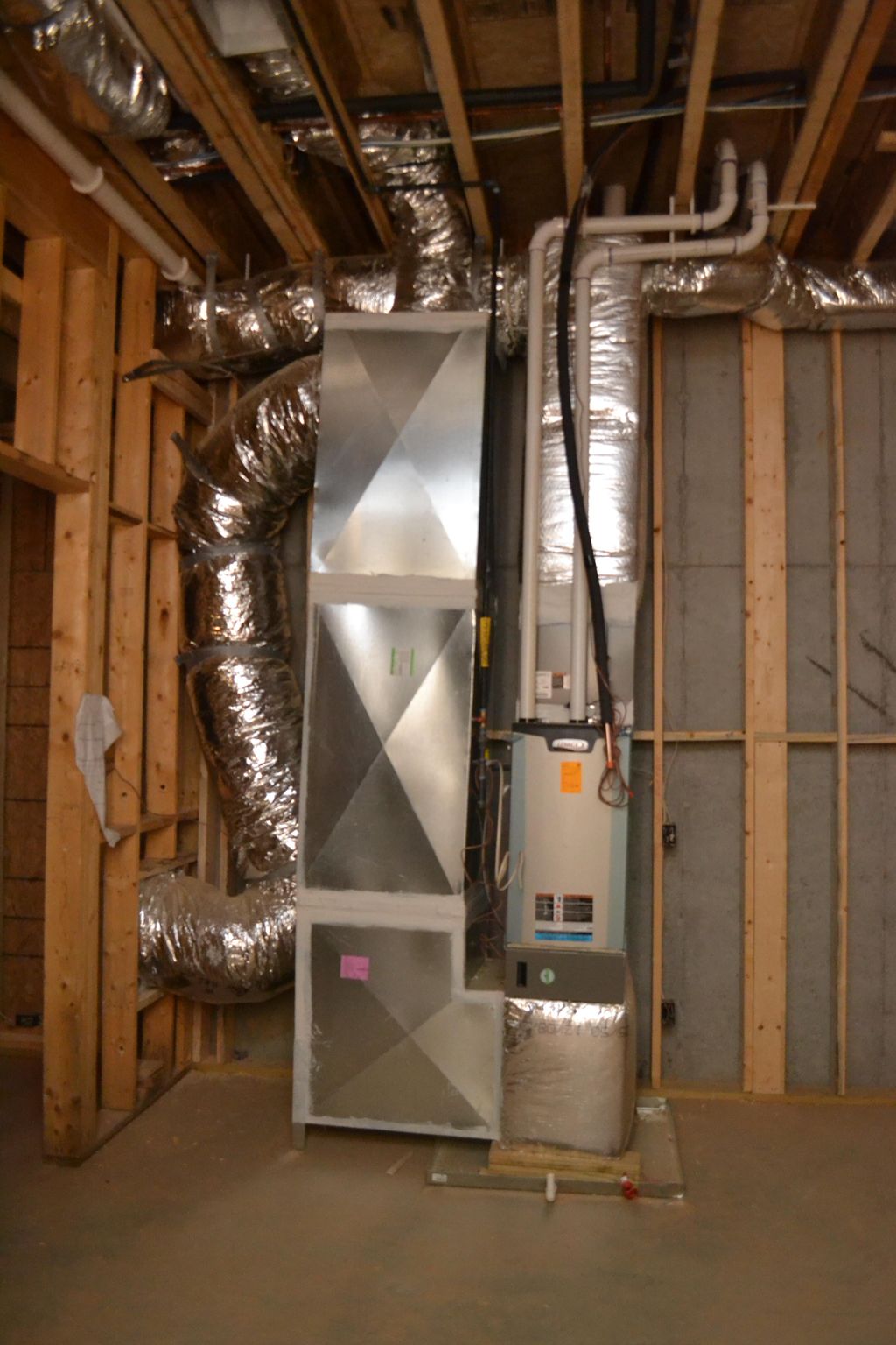 A New Lennox XC18 SEER Solar Powered HVAC installa