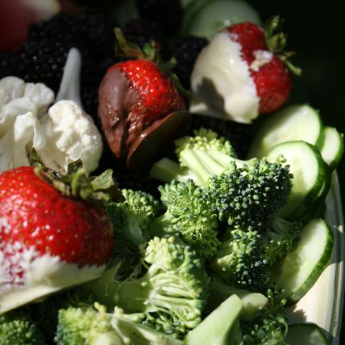 fresh fruit & veggie platter w/ chocolate covered 