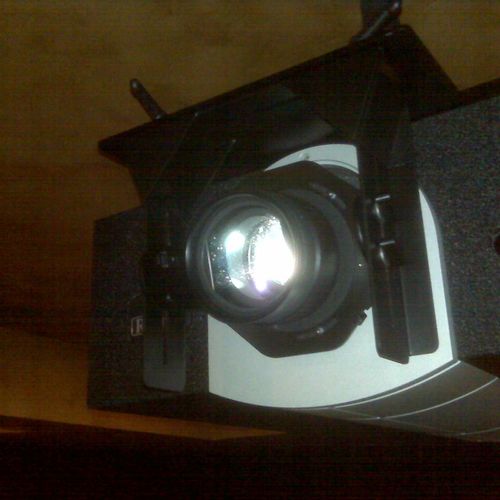 LED (bulbless) projector