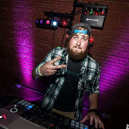 DJ SEAN T - Is a savior to clubs and nightlife ven