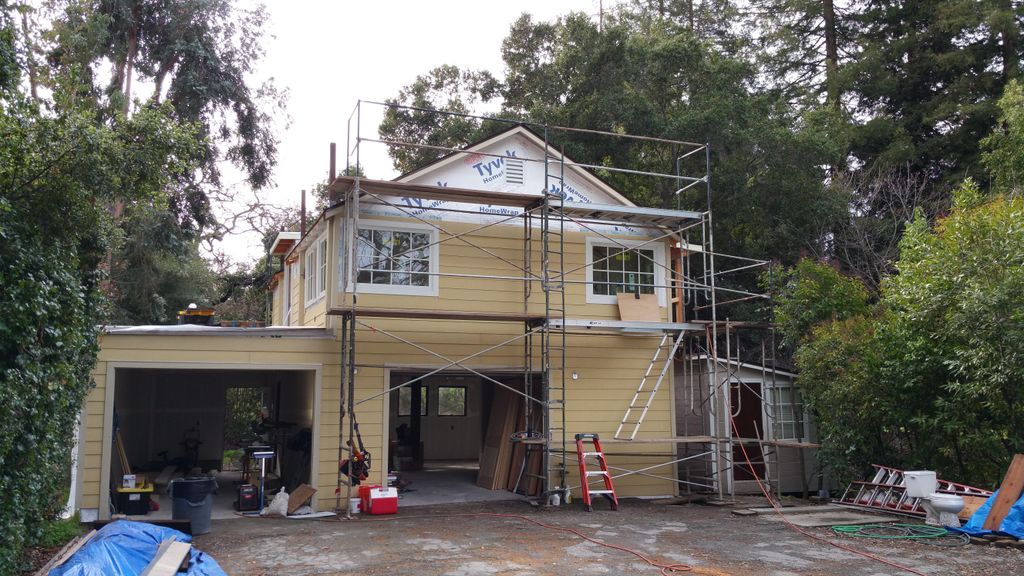Hardie-panel siding installation 