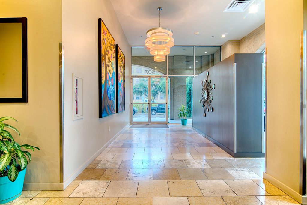 The Sabine on Fifth Condominiums