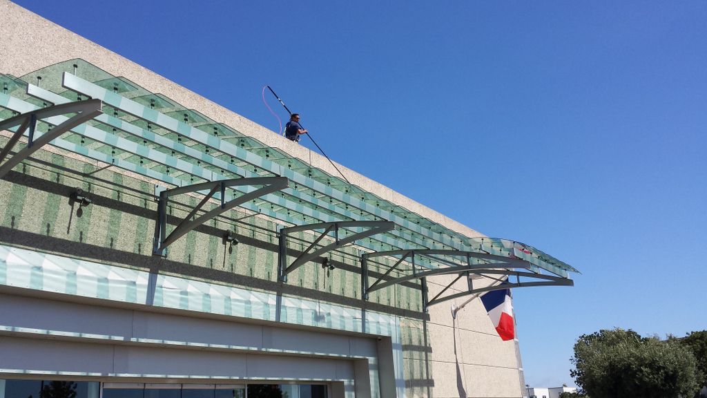 Project window cleaning.