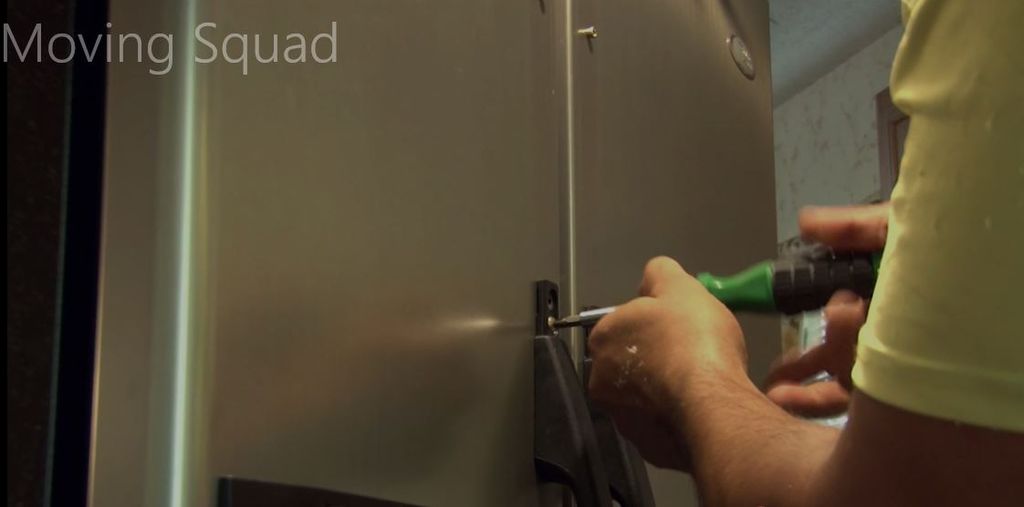 Fridge not making the entryway? No problem, we'll 