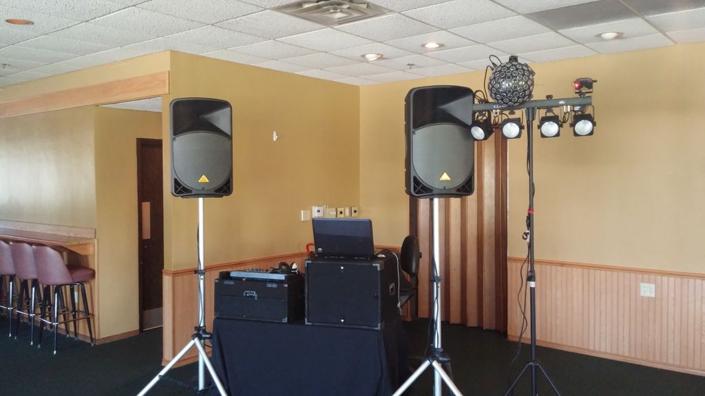 Our standard wedding package with small lighting s