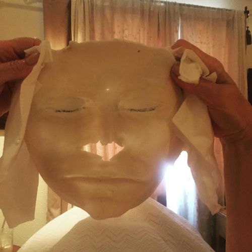 Collagen boost facial uses pulsed galvanic current
