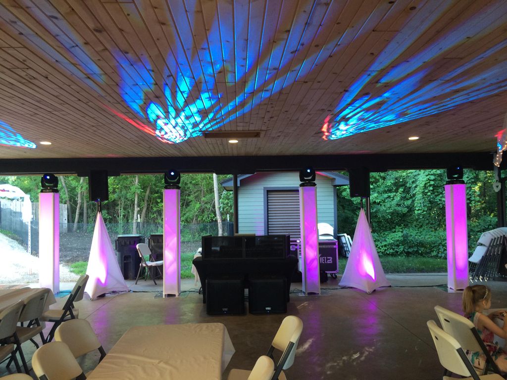 Outdoor wedding reception (Tiffany T - see review)