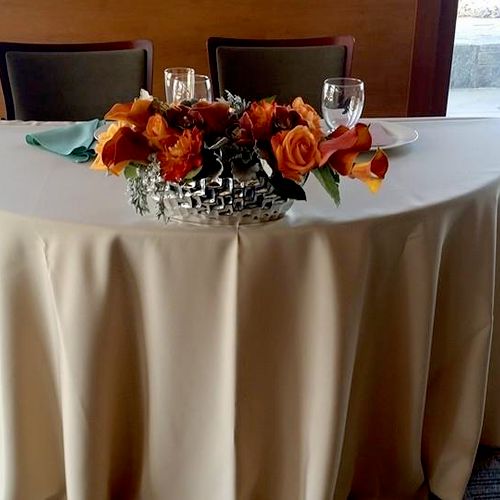 Beige Sweetheart table at Coronado Community Cente