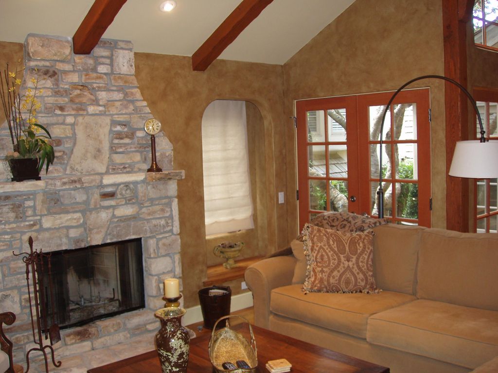 A Carmel interior with rag-rolled walls.