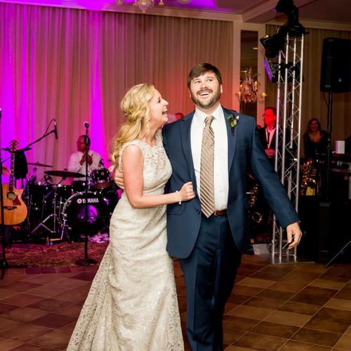 Your first dance will be comfortable and joyous!