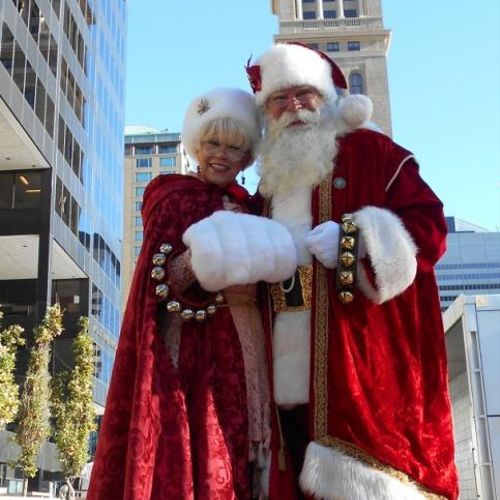 Santa & Mrs. Claus entertain, visit, pose for phot