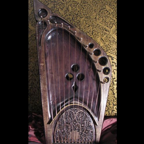 Kantele - bronze-strung and hand-carved with Medie