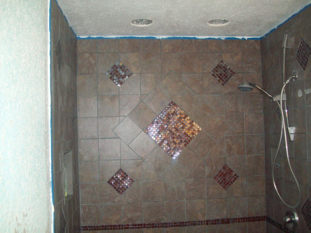 Recycled glass for diamonds with a basic earthy ti