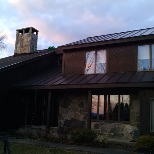 Metal roof on 9,000 sf home in Rutland VT